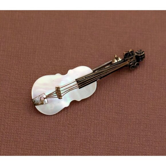 Vintage Mother of Pearl Silver Violin Elegant Brooch - U17 - Picture 1 of 2